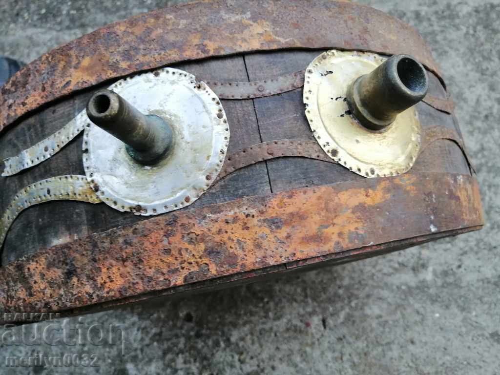 Auction Old bucket, flask, barrel, crank, wooden Auction Old bucket, flask, barrel, crank, wooden