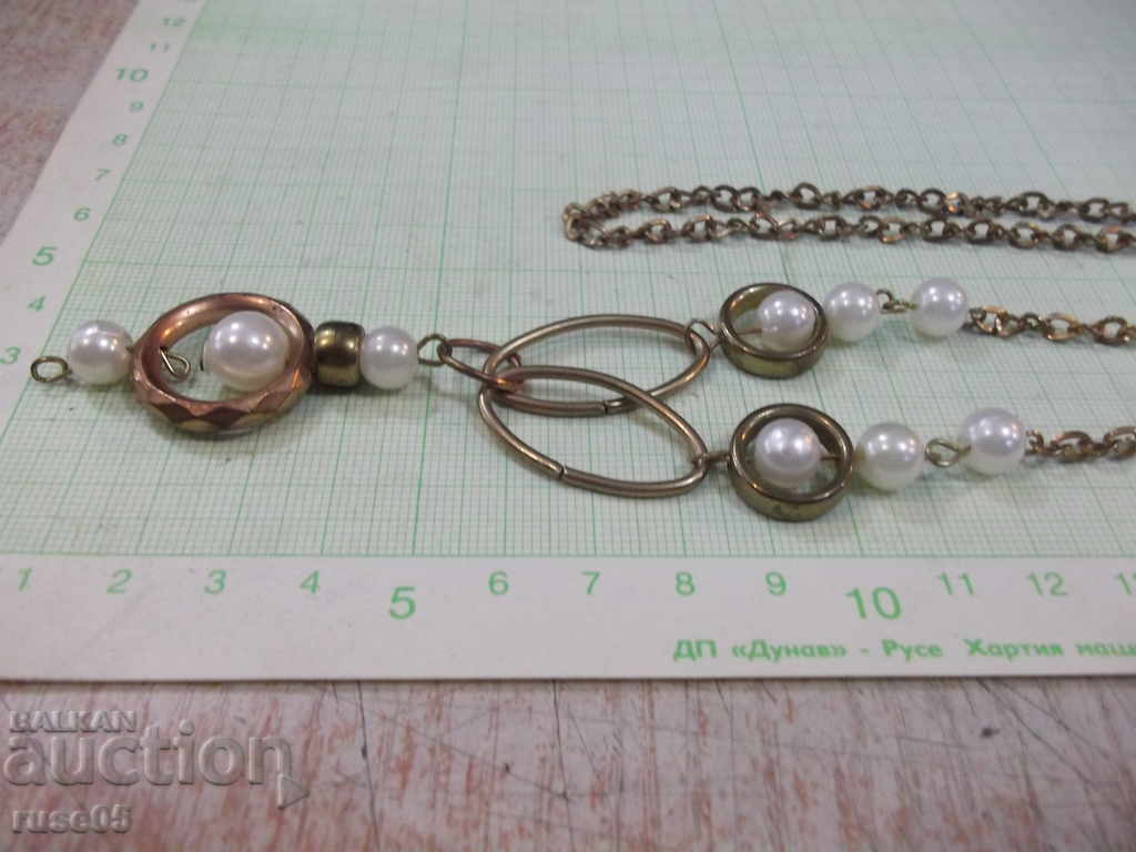 Singer with pendants - 5