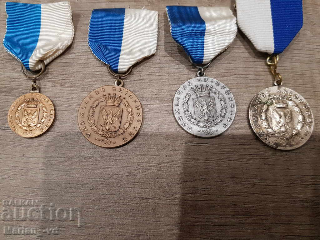 Πολλά μετάλλια με τιμή 35.00 BGN | € 17.90 Πολλά μετάλλια με τιμή 35.00 BGN | € 17.90