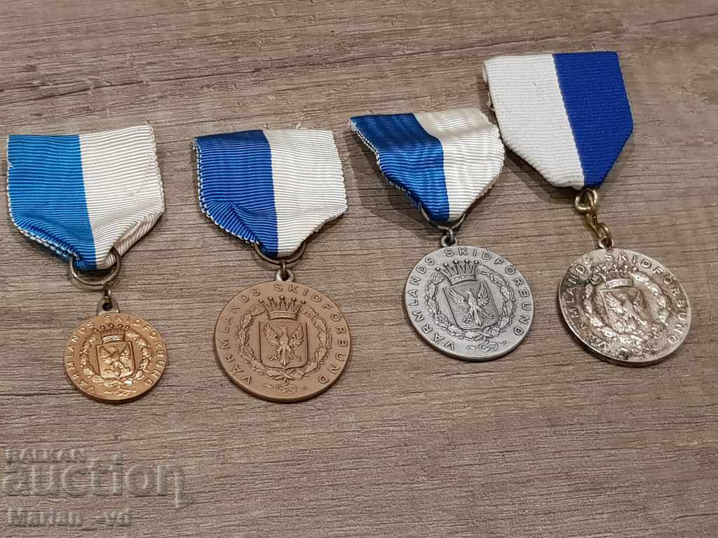 Παράδοση Πολλά μετάλλια Παράδοση Πολλά μετάλλια