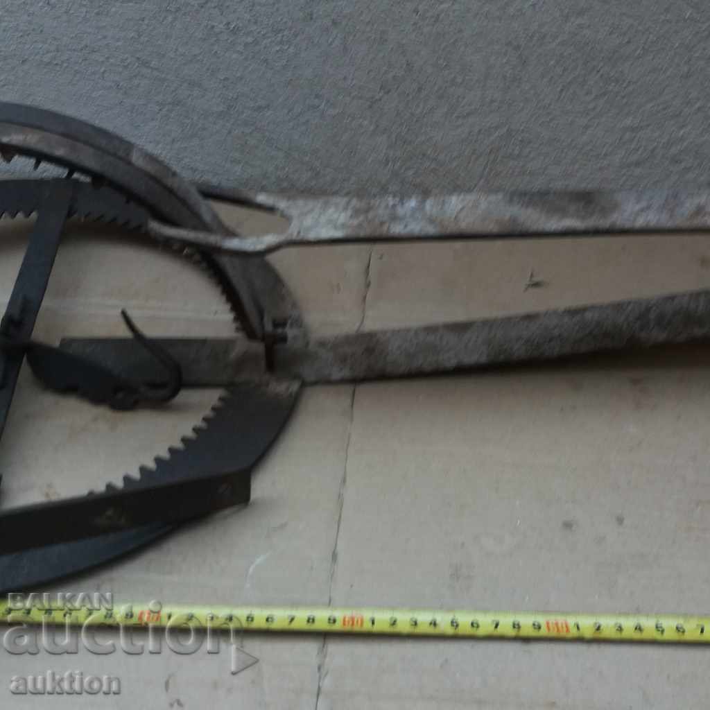 Licitație REÎNVIRIREA MARE CAPTĂ FORJATĂ - PENTRU VULPE, LUPI, PERSONAL Licitație REÎNVIRIREA MARE CAPTĂ FORJATĂ - PENTRU VULPE, LUPI, PERSONAL