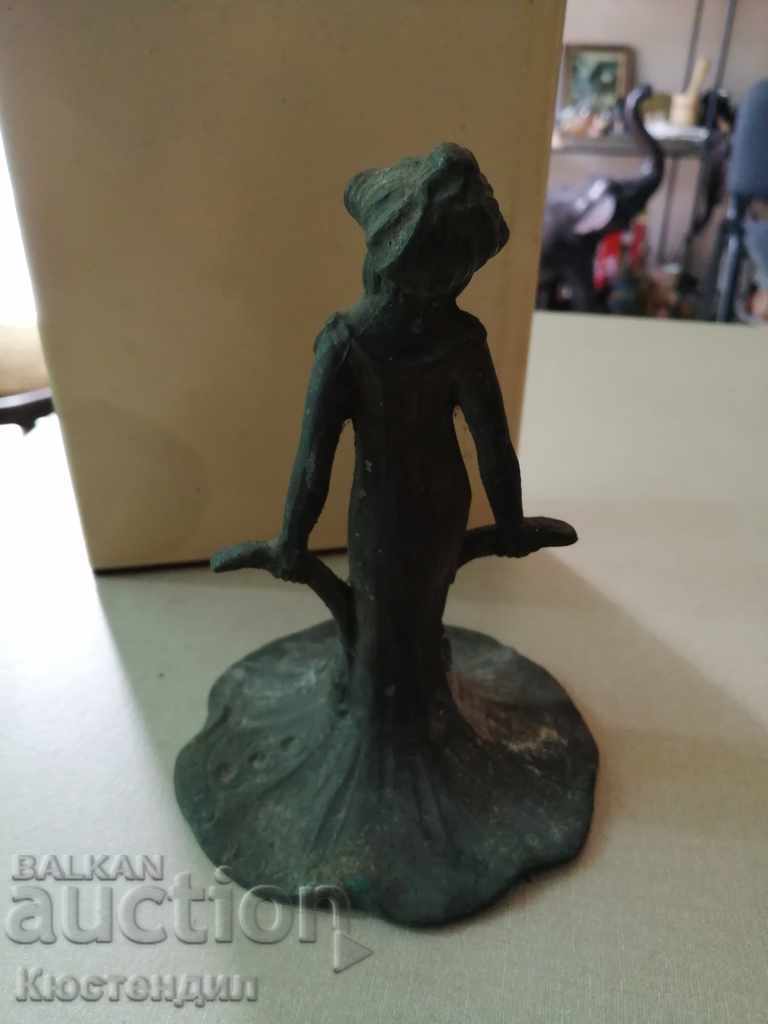 Auction OLD STATUETTE Auction OLD STATUETTE