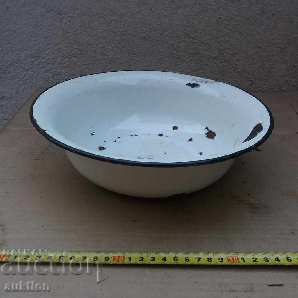 Auction  OLD SOC. ENAMELED LEVEN, BOWL OF EARLY SOC. MARKING