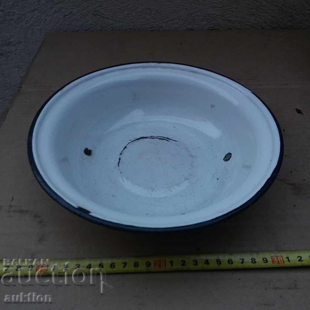 OLD SOC. ENAMELED CHILDREN'S PULL WITH MARK USSR with price 2.49 BGN | € 1.27 OLD SOC. ENAMELED CHILDREN'S PULL WITH MARK USSR with price 2.49 BGN | € 1.27