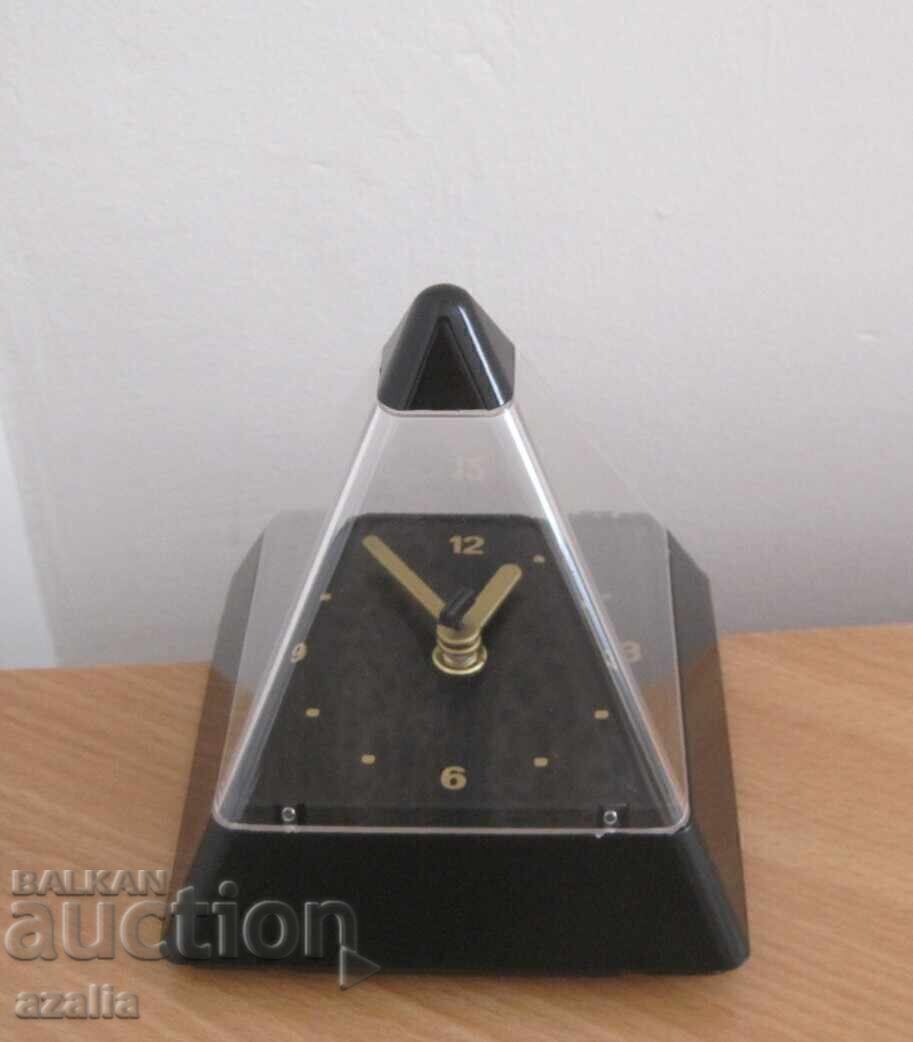 Desk clock PYRAMID Desk clock PYRAMID
