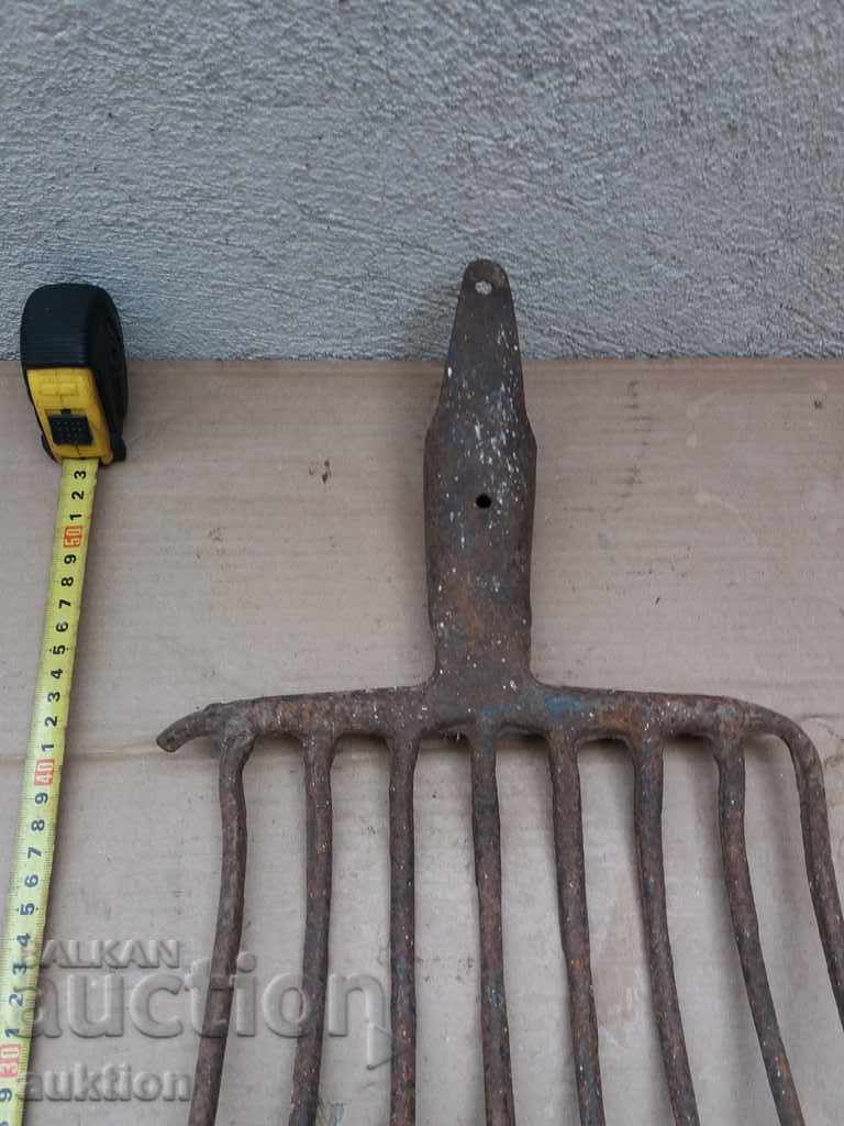 OLD LARGE FORGED COAL VILLA with price 5.69 BGN | € 2.91 OLD LARGE FORGED COAL VILLA with price 5.69 BGN | € 2.91