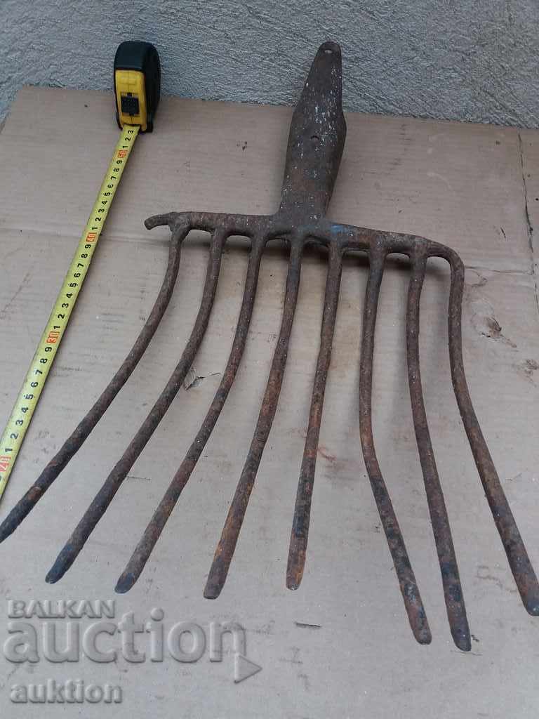 OLD LARGE FORGED COAL VILLA - 5 OLD LARGE FORGED COAL VILLA - 5