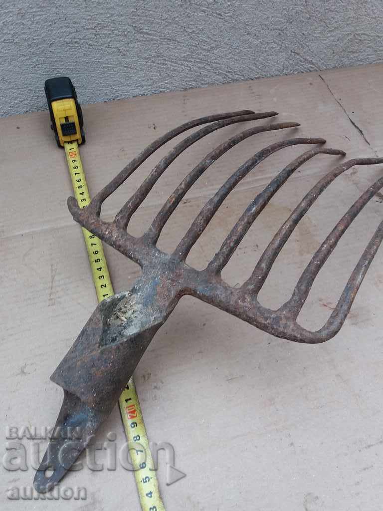 OLD LARGE FORGED COAL VILLA - 6 OLD LARGE FORGED COAL VILLA - 6