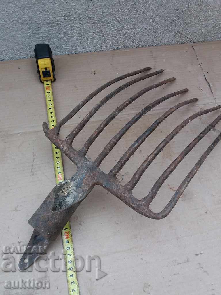 OLD LARGE FORGED COAL VILLA - 7 OLD LARGE FORGED COAL VILLA - 7