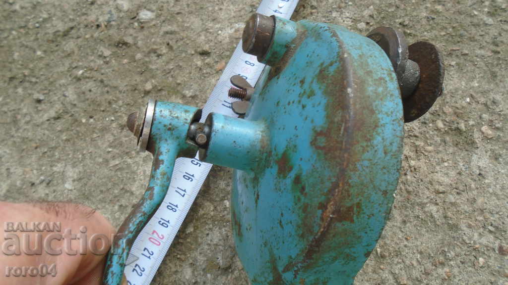 OLD WORKING HAND EMERALD - 7 OLD WORKING HAND EMERALD - 7