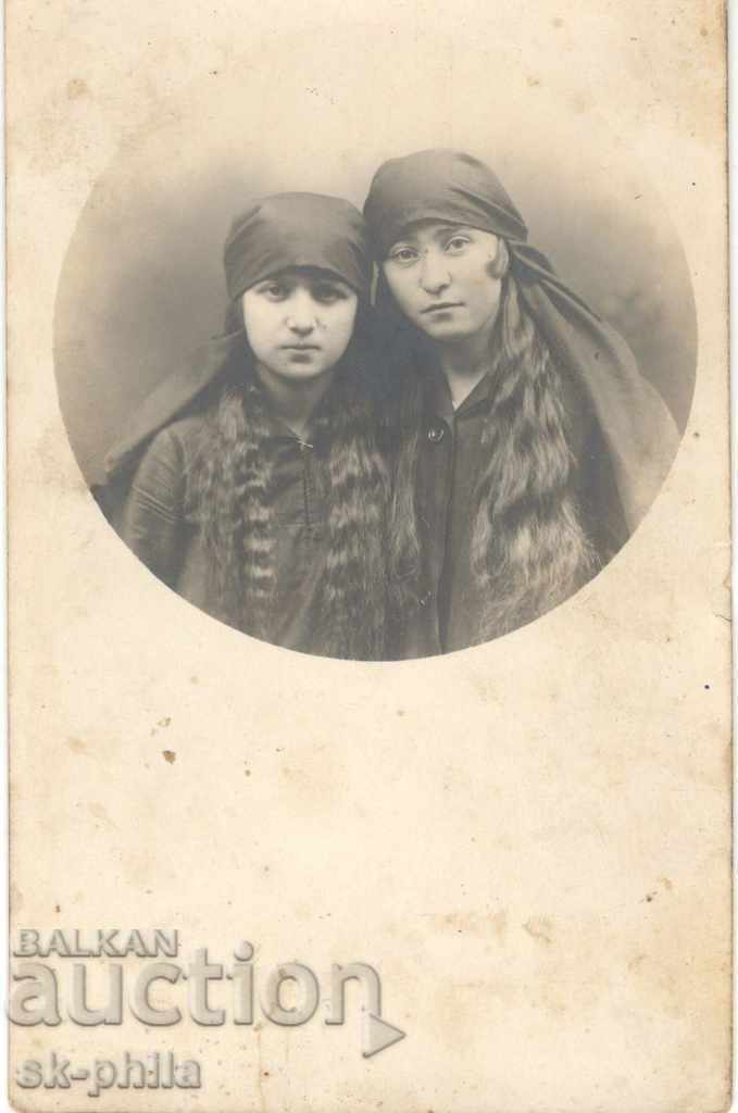 Old photo - Sisters