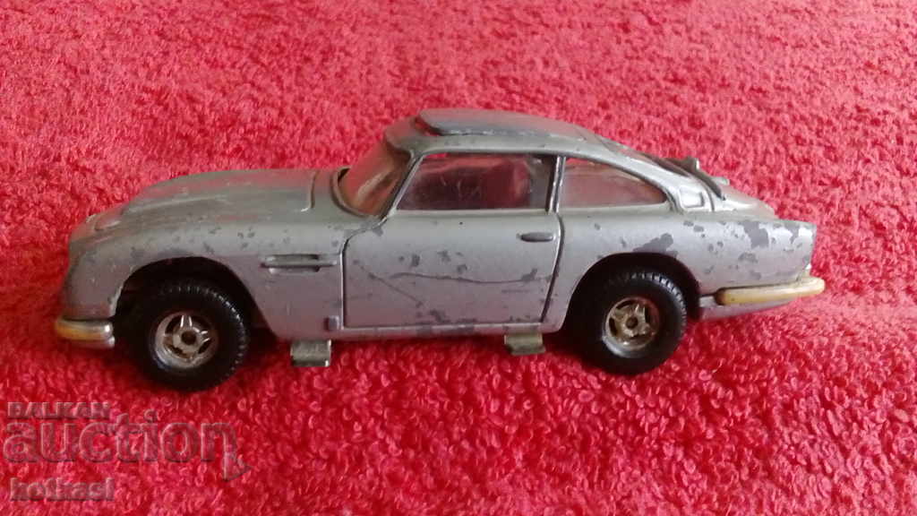 Стара метална кола CORGI ASTON MARTIN  агент 007  BRITAIN с цена € 28.50 | 55.74 лв.