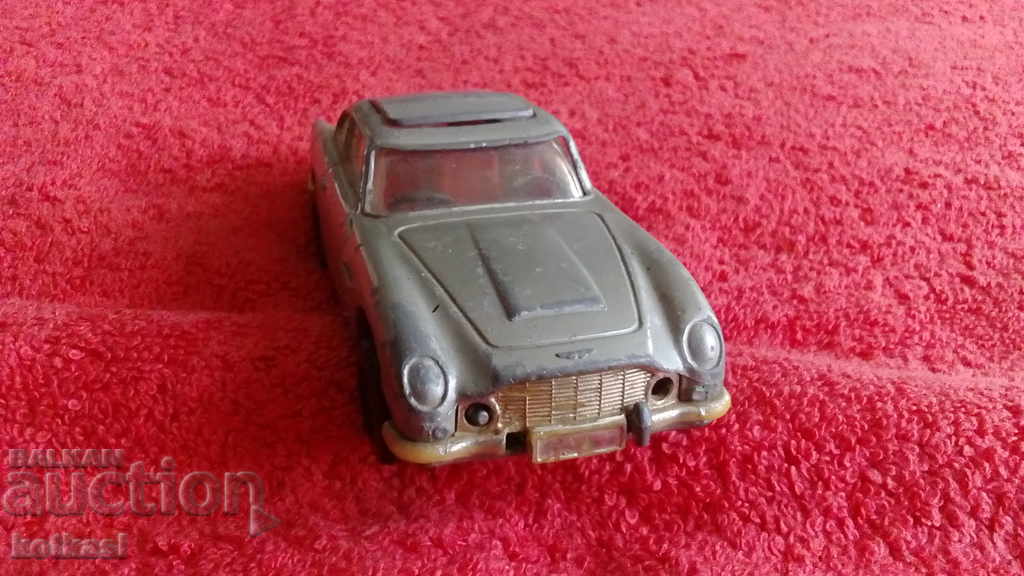 Аукцион Стара метална кола CORGI ASTON MARTIN  агент 007  BRITAIN