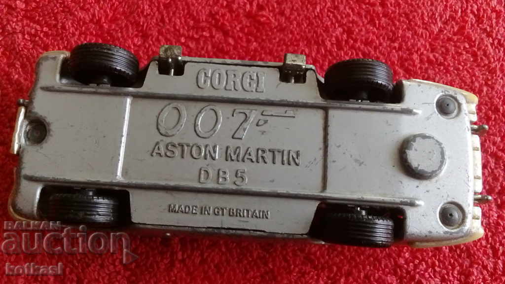 Mașină veche din metal CORGI ASTON MARTIN agent 007 BRITANIA - 7