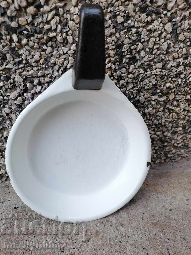 Παλιό σμάλτο δοχείο, σμάλτο NRB 1975 με τιμή 45.00 BGN | € 23.01 Παλιό σμάλτο δοχείο, σμάλτο NRB 1975 με τιμή 45.00 BGN | € 23.01