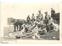 Foto veche - Soldații în fața căruței