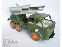 Παλιά στρατιωτικό φορτηγό παιχνιδιών πλαστικών παιδιών της ΕΣΣΔ Soc