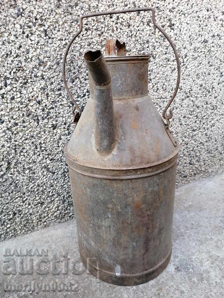 Delivery of Old watering can BDZ, jug, gum, early twentieth century Delivery of Old watering can BDZ, jug, gum, early twentieth century