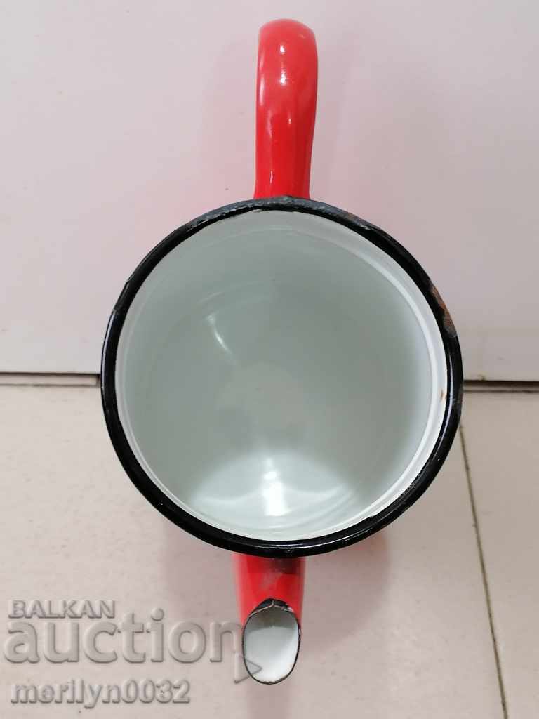 Auction Enamelled pot, kettle, ketchup, kettle, wounded sod Auction Enamelled pot, kettle, ketchup, kettle, wounded sod