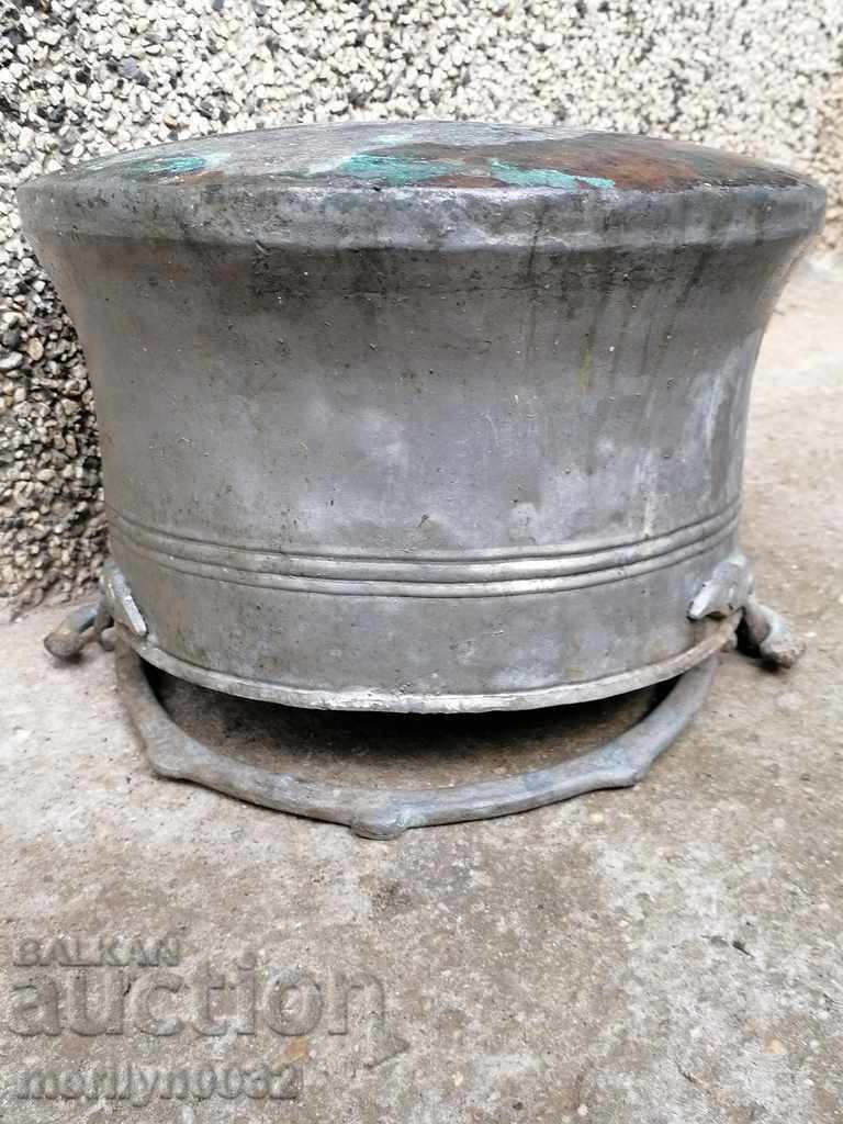 Old copper pot, copper, cauldron with price 75.00 BGN | € 38.35 Old copper pot, copper, cauldron with price 75.00 BGN | € 38.35