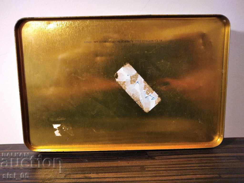 Delivery of Old Italian sheet metal, tin, metal box Delivery of Old Italian sheet metal, tin, metal box