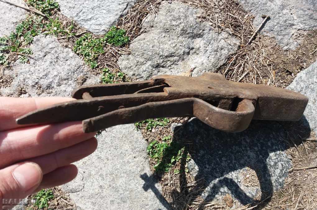 -СТАРА ЦЕВНА КУТИЯ ГЛАВА ТЕК ПУШКА с цена 80.00 лв. | € 40.90 -СТАРА ЦЕВНА КУТИЯ ГЛАВА ТЕК ПУШКА с цена 80.00 лв. | € 40.90