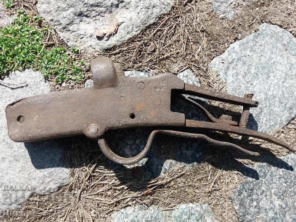 -СТАРА ЦЕВНА КУТИЯ ГЛАВА ТЕК ПУШКА - 6 -СТАРА ЦЕВНА КУТИЯ ГЛАВА ТЕК ПУШКА - 6