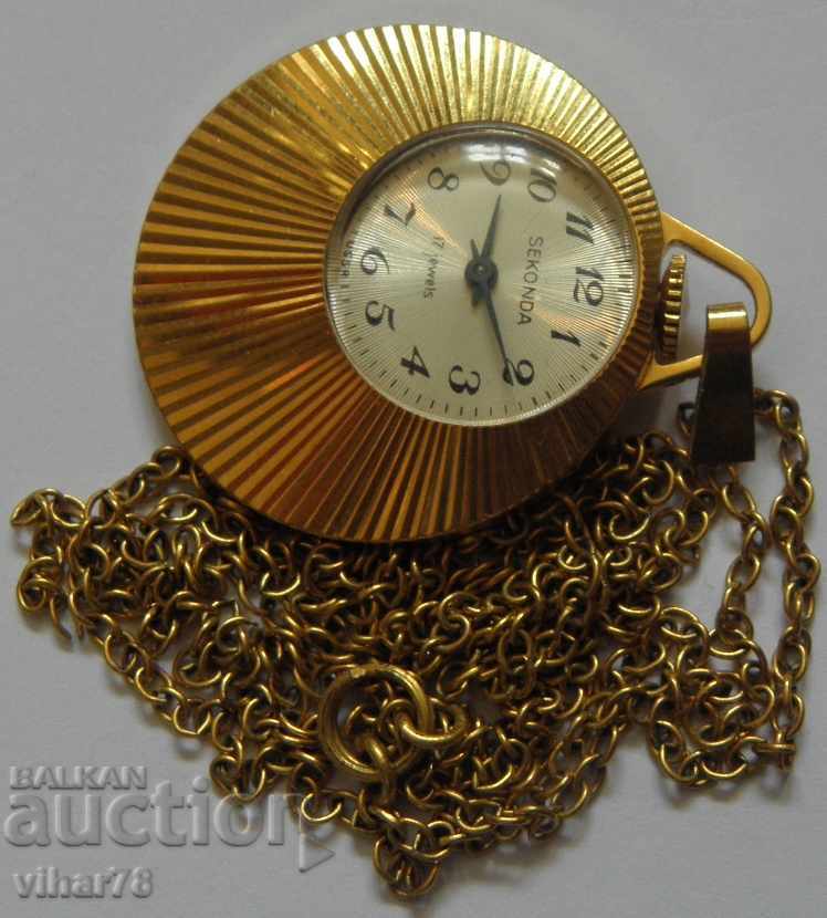 Auction GOLDEN LADIES WATCH FLIGHT-SEKONDA-medallion Auction GOLDEN LADIES WATCH FLIGHT-SEKONDA-medallion