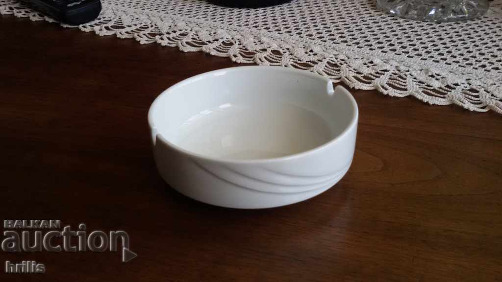 Delivery of NICE ASHTRAY PORCELAIN FROM THE 80'S, GERMANY Delivery of NICE ASHTRAY PORCELAIN FROM THE 80'S, GERMANY