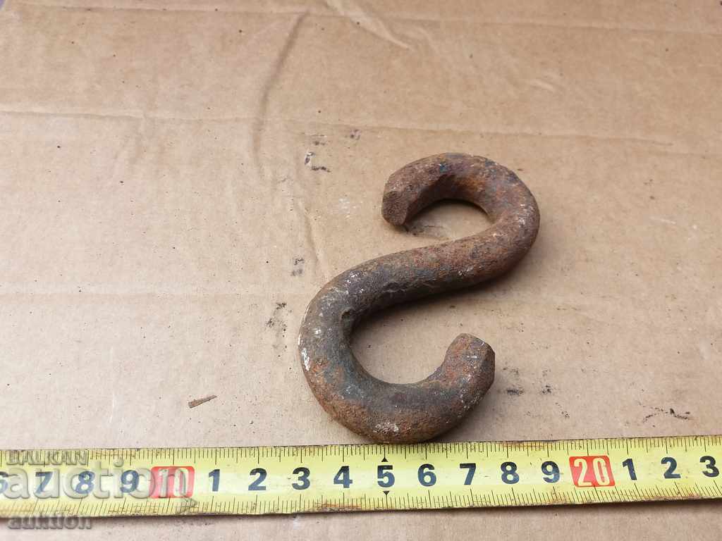 Delivery of OLD MASSIVE FORGED HOOK, BRACKET Delivery of OLD MASSIVE FORGED HOOK, BRACKET