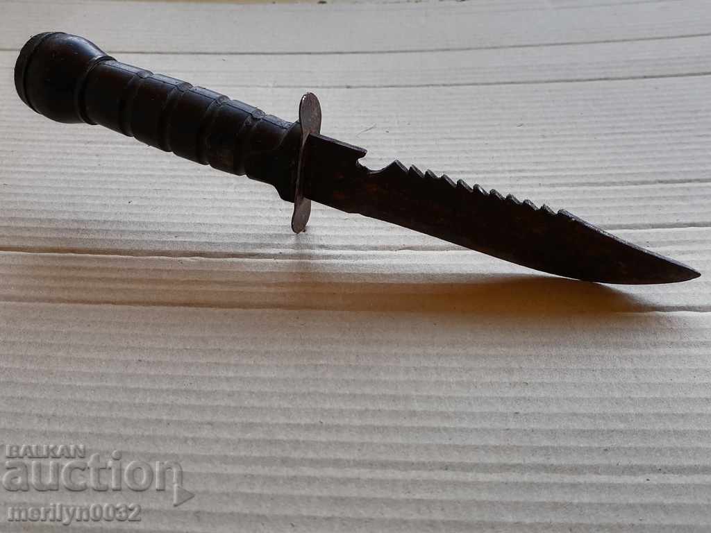 Auction Old Rambo knife with teeth for cutting blade Auction Old Rambo knife with teeth for cutting blade