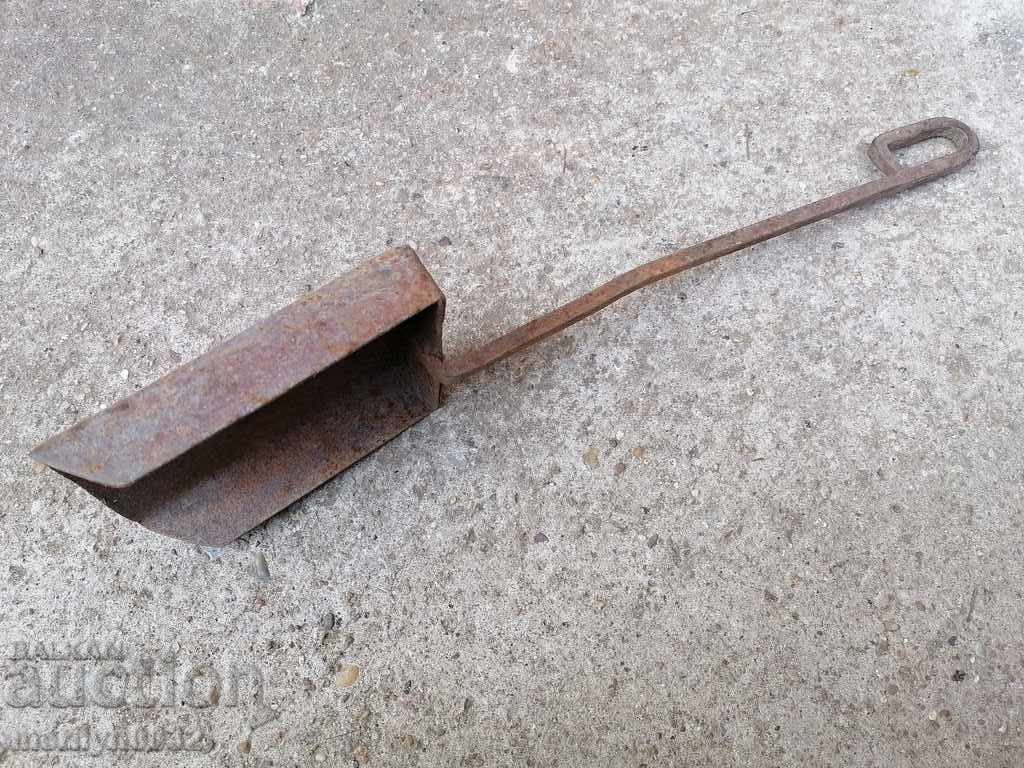 Livrarea Lopată veche pentru cărbune, lamă, fier forjat