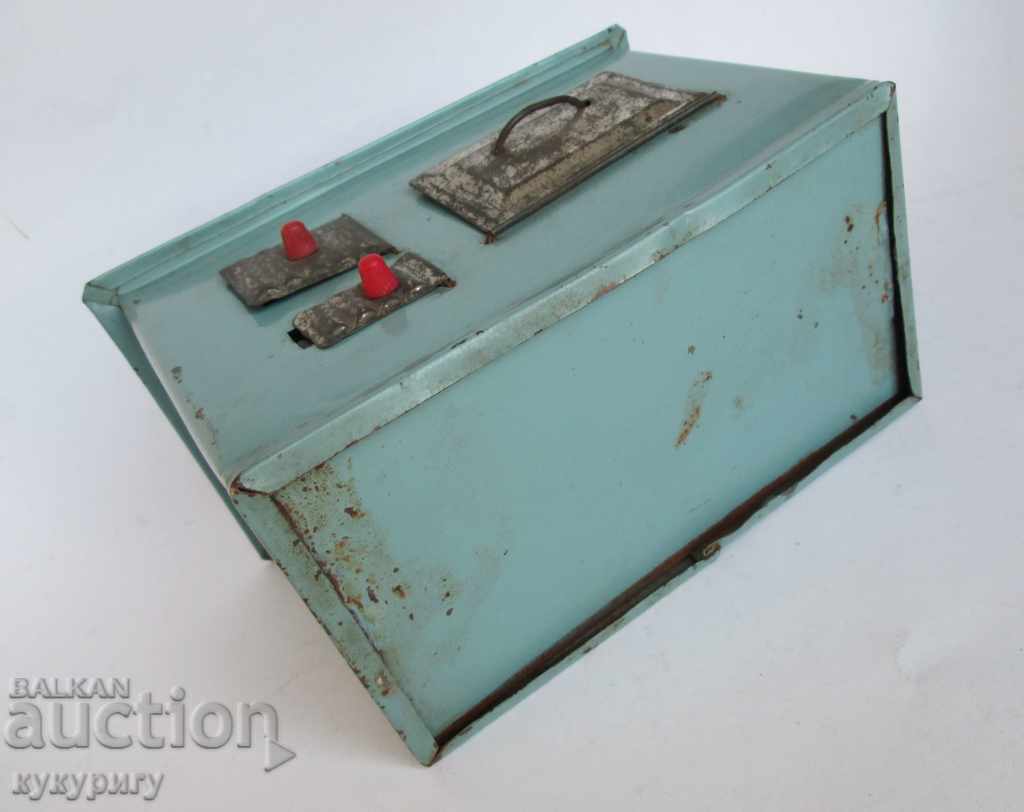 Παλιά παιδική κουζίνα λαμαρίνας Soc με τιμή 30.00 BGN | € 15.34 Παλιά παιδική κουζίνα λαμαρίνας Soc με τιμή 30.00 BGN | € 15.34