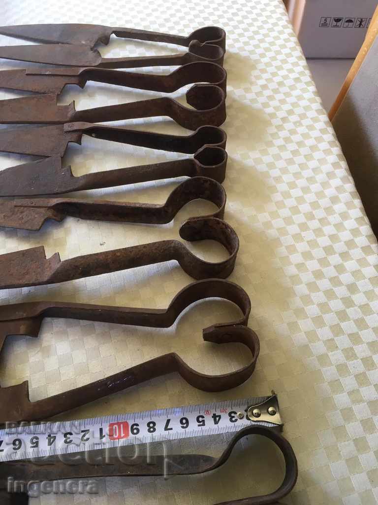 Auction SCISSORS OLD FORGED SHEEP CUTTING TOOL-6 PCS Auction SCISSORS OLD FORGED SHEEP CUTTING TOOL-6 PCS