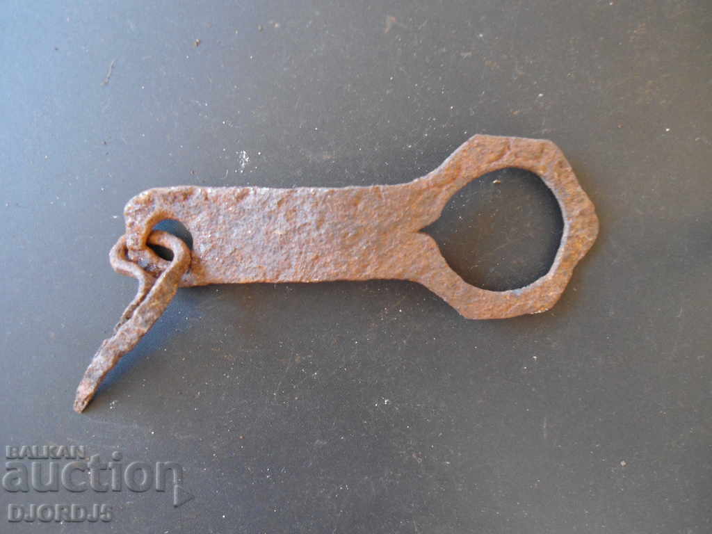 Old latch with price 2.00 BGN | € 1.02 Old latch with price 2.00 BGN | € 1.02