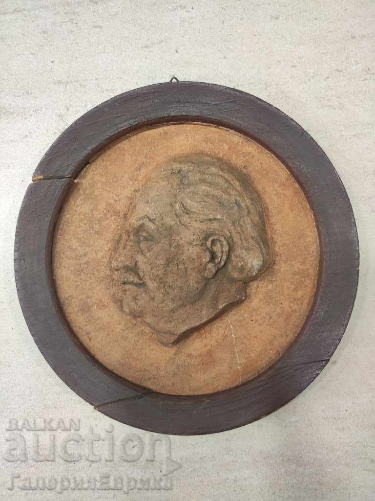Basorelief G. Dimitrov ceramică într-un cadru de lemn nesemnat