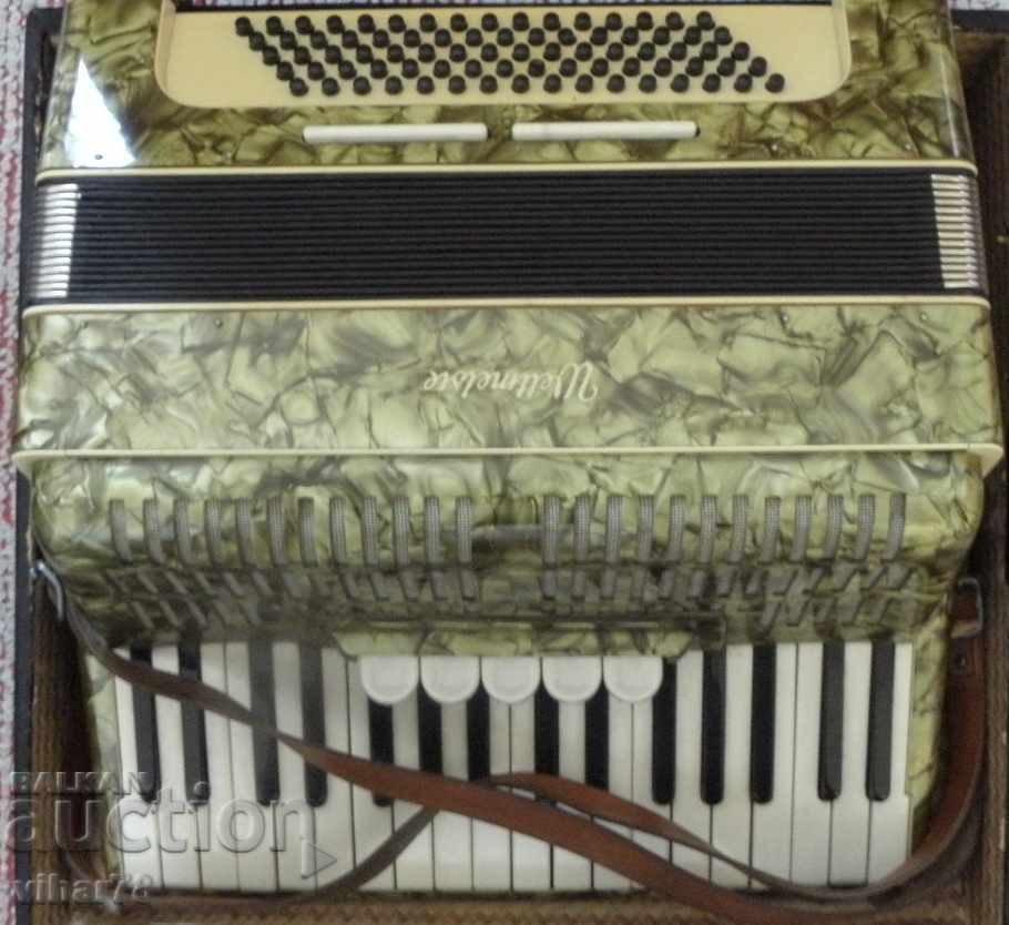 ACCORDION -80 bass - Weltmeister RIGHT LIKE NEW WITH SUITCASE