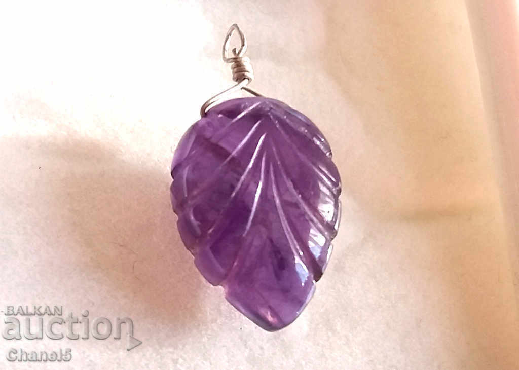 Delivery of NATURAL ENGRAVED AMETHYST MEDALLION - 5.75 carats (2)
