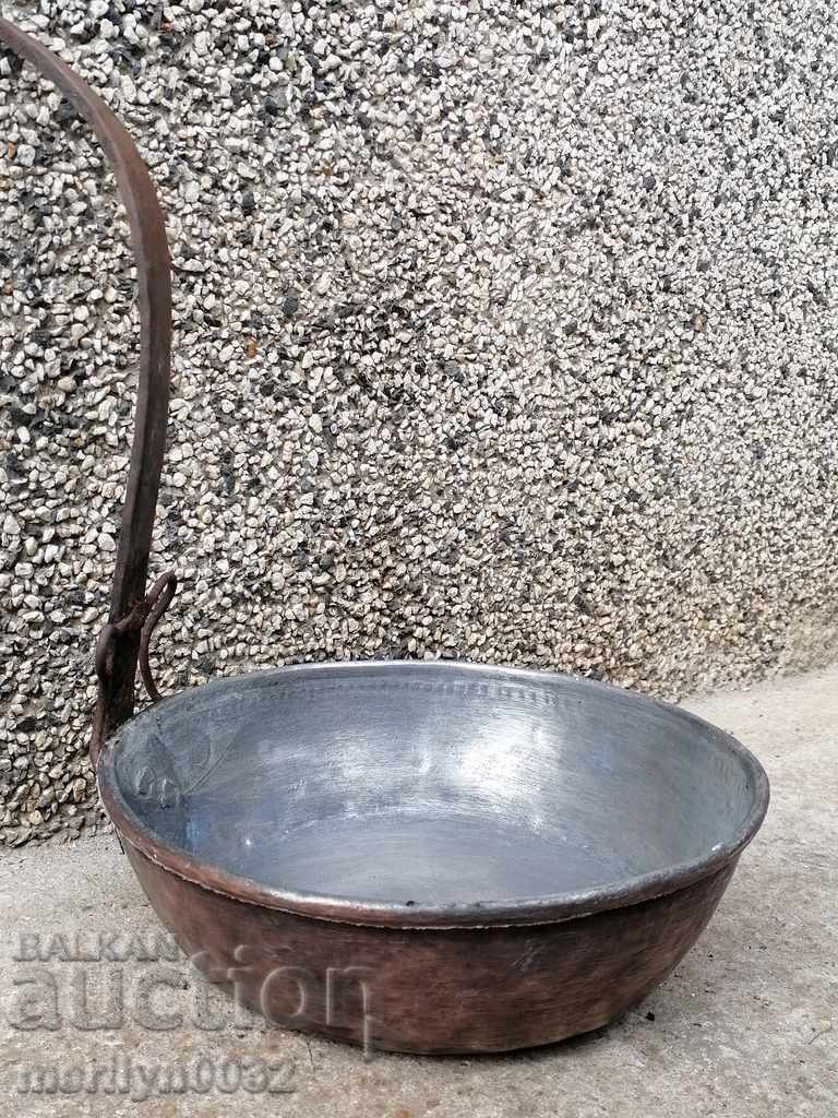 An old copper pan, a baker, a tray, a copper pot with price 87.00 BGN | € 44.48 An old copper pan, a baker, a tray, a copper pot with price 87.00 BGN | € 44.48