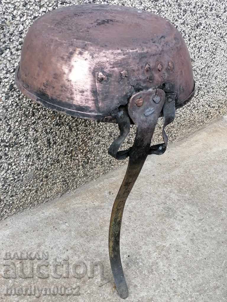 Delivery of An old copper pan, a baker, a tray, a copper pot Delivery of An old copper pan, a baker, a tray, a copper pot