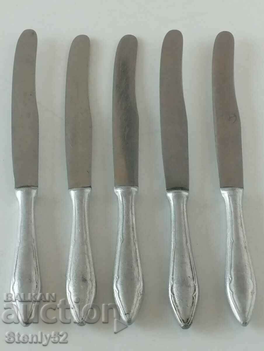5 παλιά social μαχαίρια με λαβές αλουμινίου, λεπίδα από ανοξείδωτο ατσάλι.
