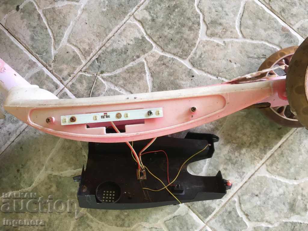 SCAFFOLDING WHEEL FOR REPAIR OR PARTS - 5 SCAFFOLDING WHEEL FOR REPAIR OR PARTS - 5