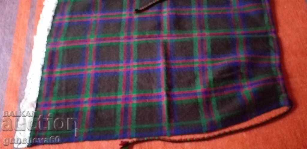 Auction  Authentic Wool Checked Lace Apron Nosia