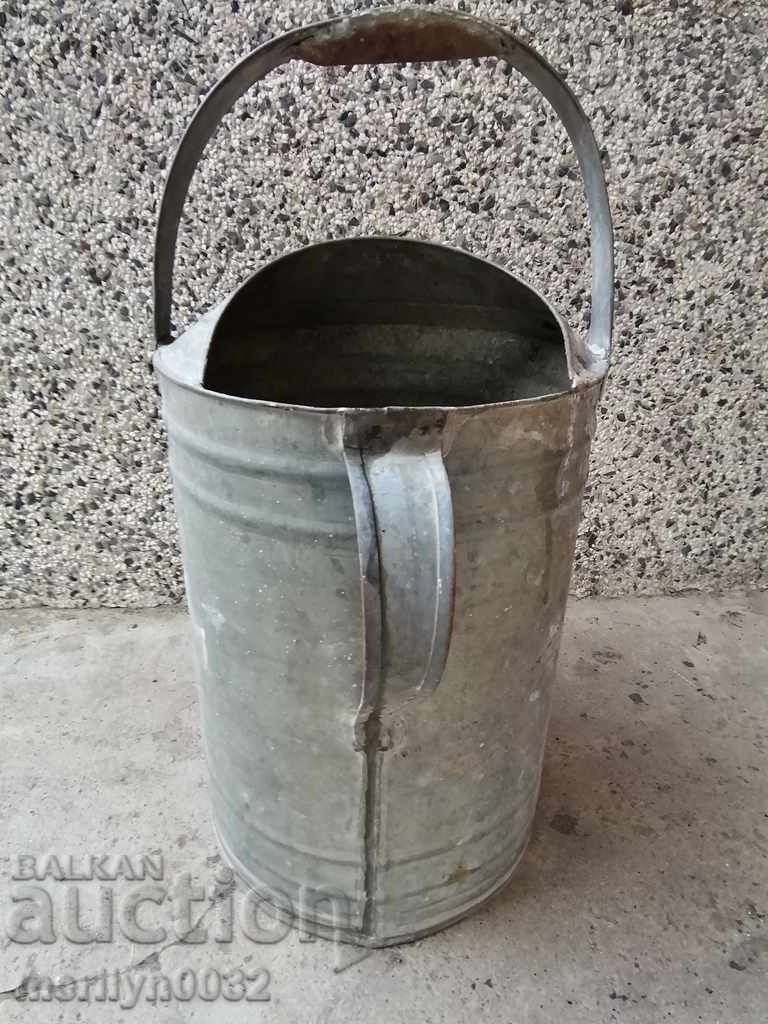 Delivery of Old metal can, galvanized tube, bucket, pot