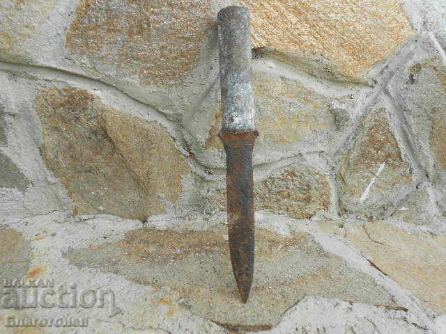 Old dagger ww1 with price 30.00 BGN | € 15.34 Old dagger ww1 with price 30.00 BGN | € 15.34