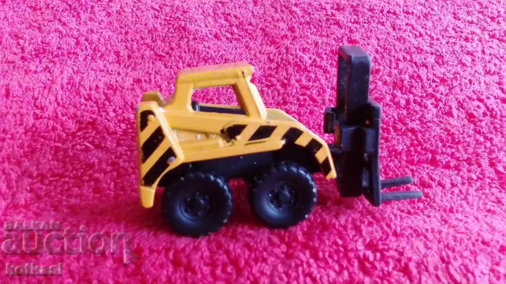 Delivery of Small metal Forklift Maisto Delivery of Small metal Forklift Maisto