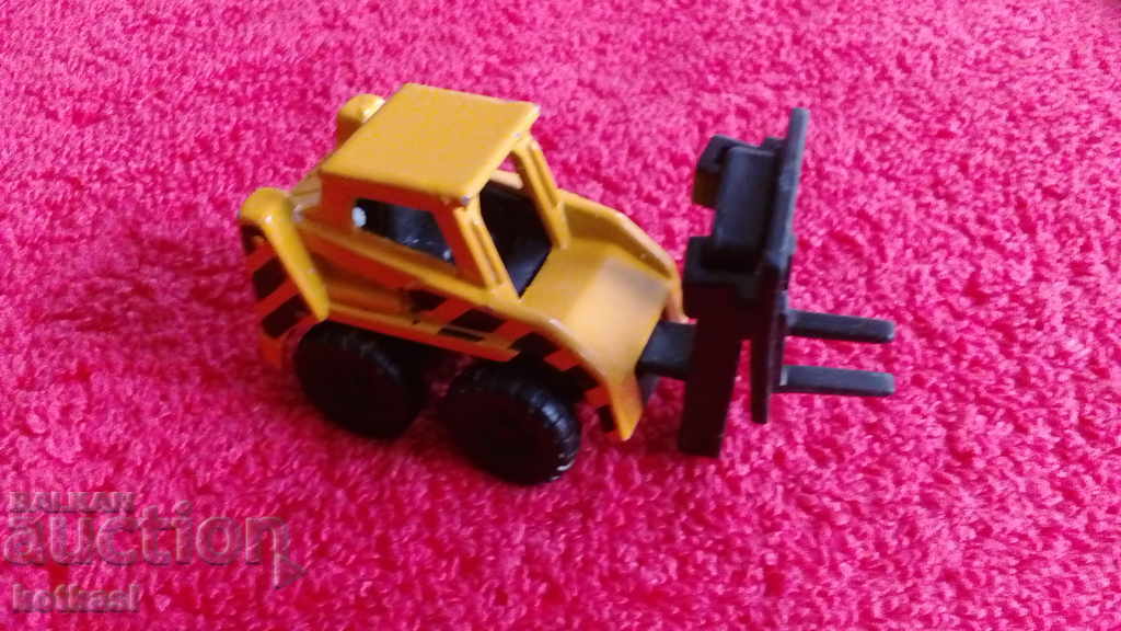 Small metal Forklift Maisto - 7 Small metal Forklift Maisto - 7