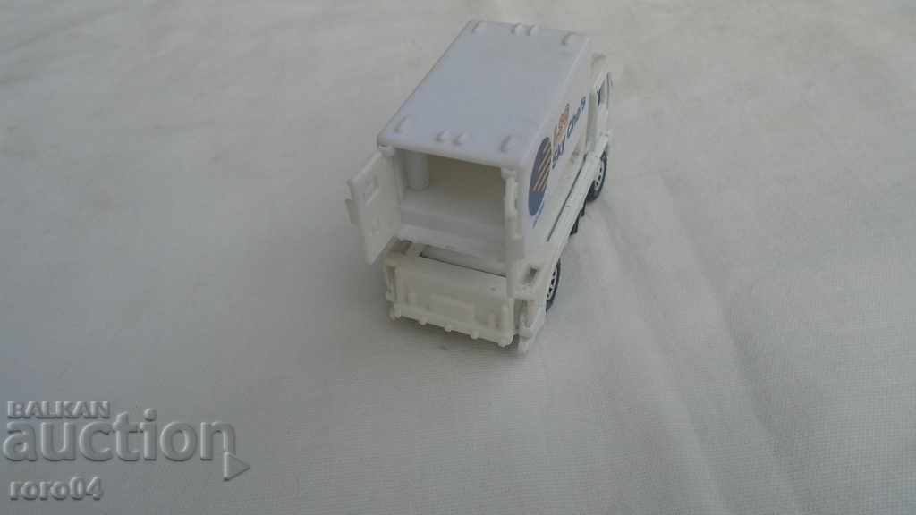 Delivery of MATCHBOX - SCISSORS TRUCK - 1998 Delivery of MATCHBOX - SCISSORS TRUCK - 1998