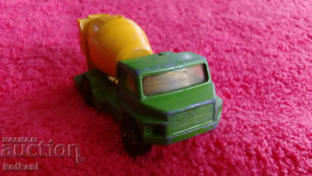 Auction Old metal truck Concrete truck CORGI BRITAIN Auction Old metal truck Concrete truck CORGI BRITAIN