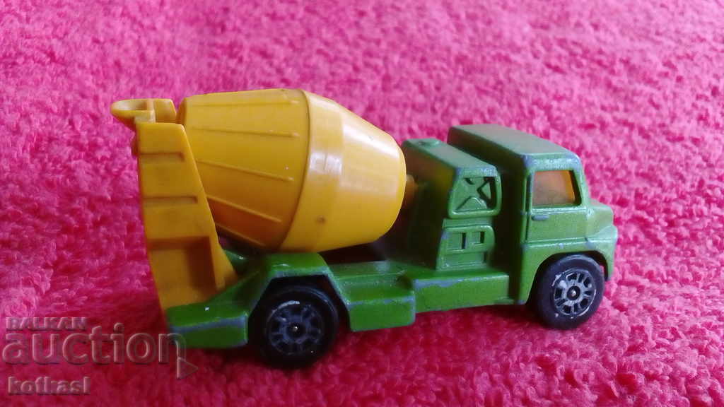 Delivery of Old metal truck Concrete truck CORGI BRITAIN Delivery of Old metal truck Concrete truck CORGI BRITAIN